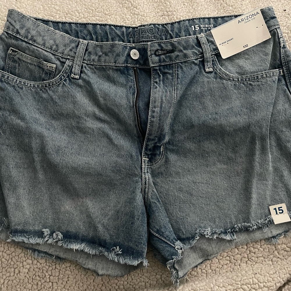 Juniors Hi Rise shorts